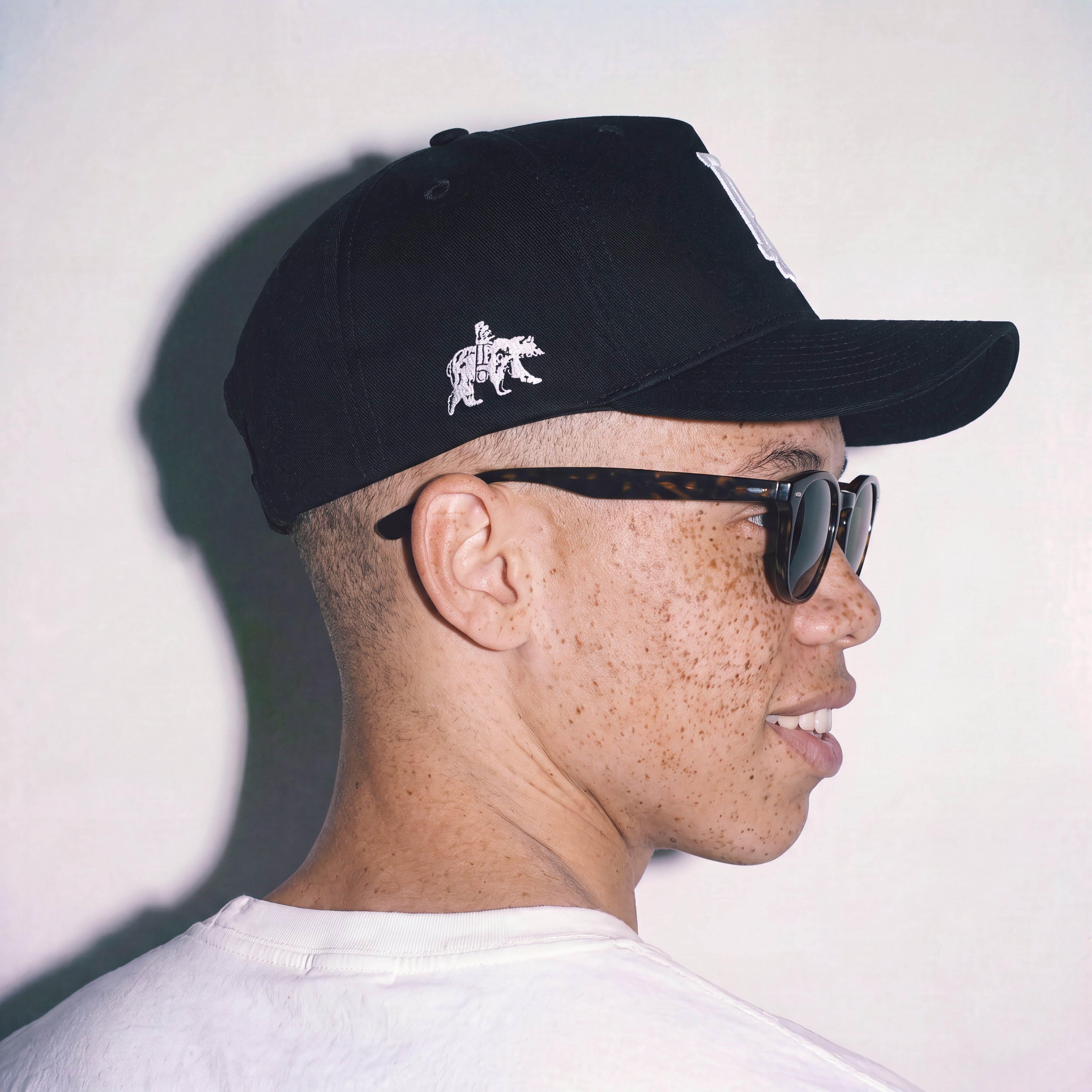 IE LOGO HAT